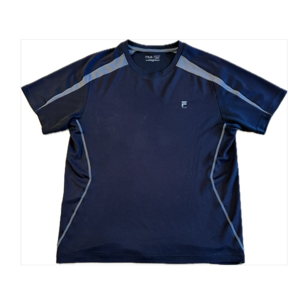 😎 Men’s FILA size small black workout t-shirt in good condition